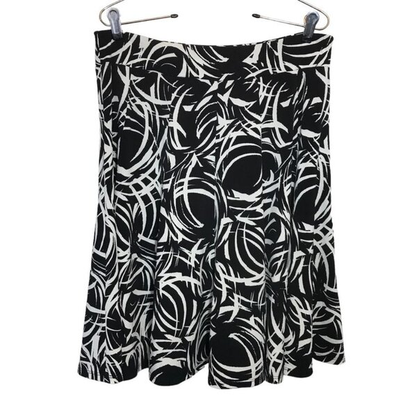 Lily Women's Pull-On Flared Print Skirt in Black / White - Size Medium - Picture 1 of 5